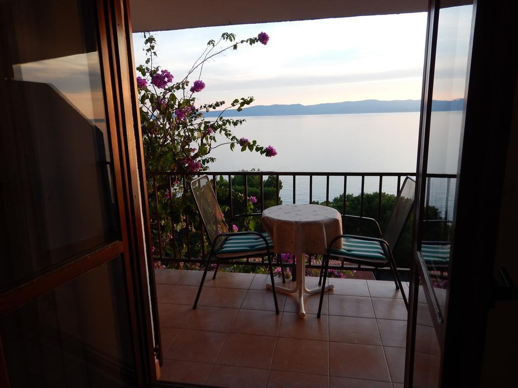Apartment Danica Брела Екстериор снимка