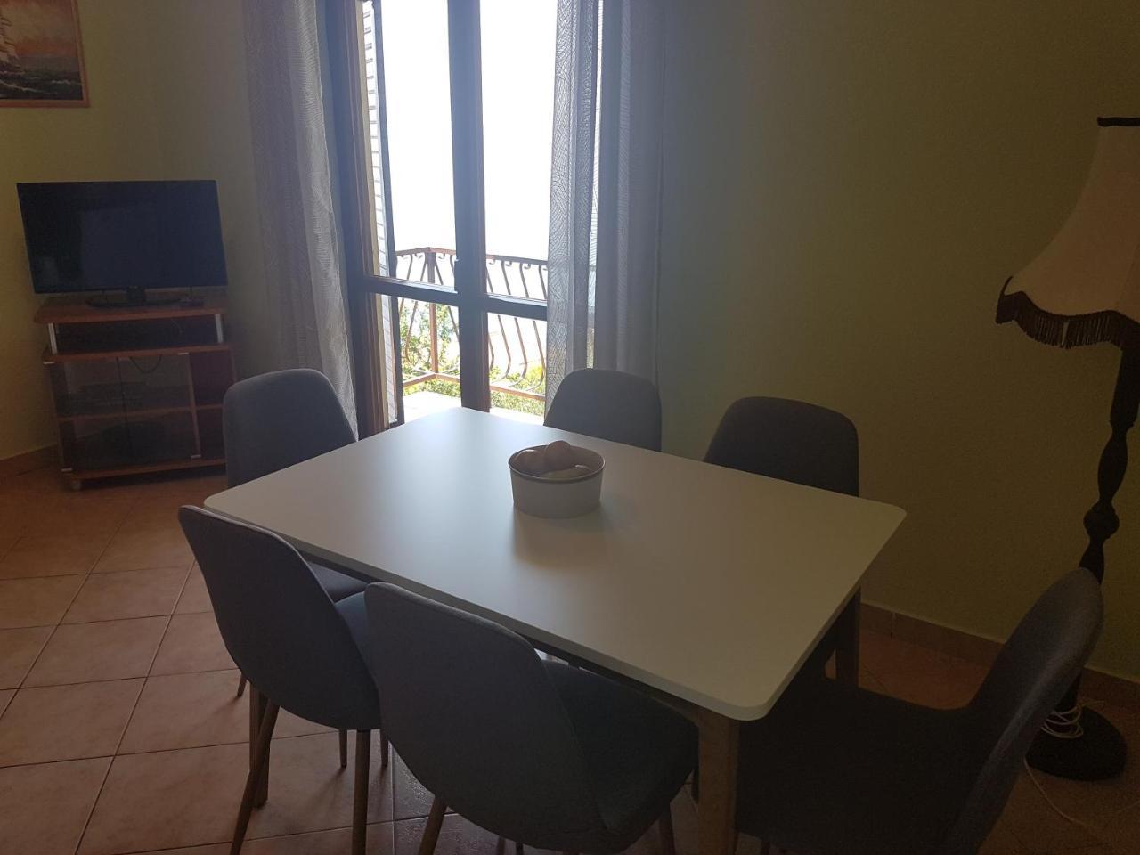 Apartment Danica Брела Екстериор снимка